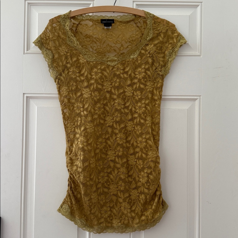 Moda International Sheer Stretch Lace Cap Sleeve Shirt Small